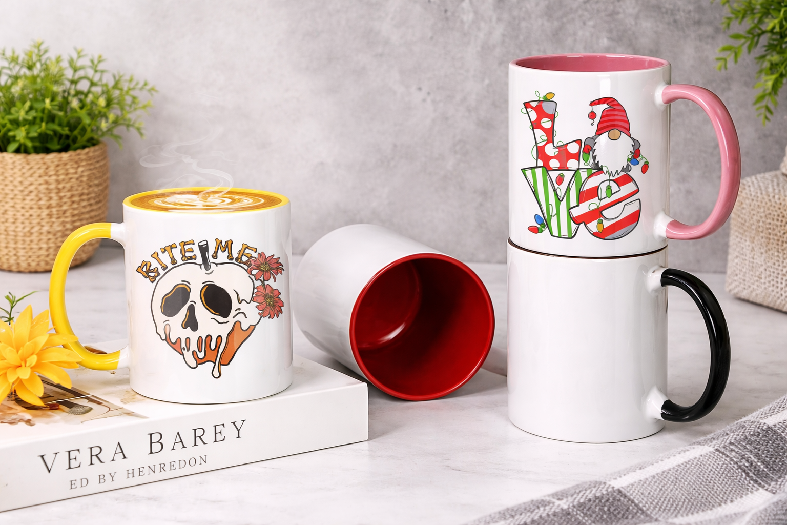 Ly sứ song màu in hình dễ thương